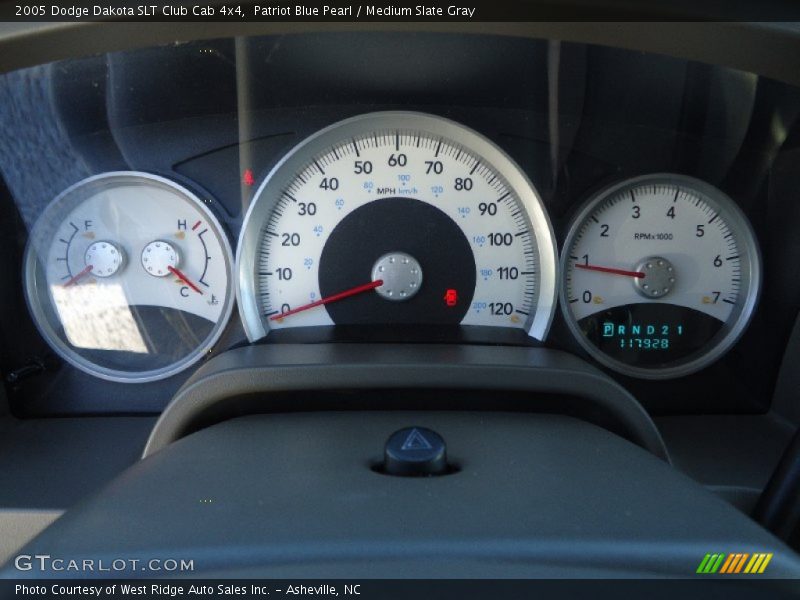 Patriot Blue Pearl / Medium Slate Gray 2005 Dodge Dakota SLT Club Cab 4x4