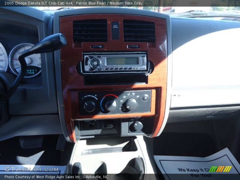 Patriot Blue Pearl / Medium Slate Gray 2005 Dodge Dakota SLT Club Cab 4x4