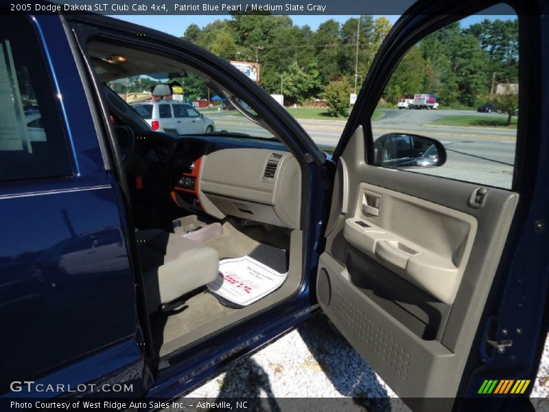 Patriot Blue Pearl / Medium Slate Gray 2005 Dodge Dakota SLT Club Cab 4x4