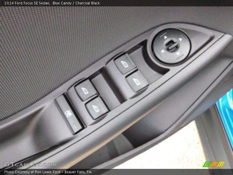 Blue Candy / Charcoal Black 2014 Ford Focus SE Sedan