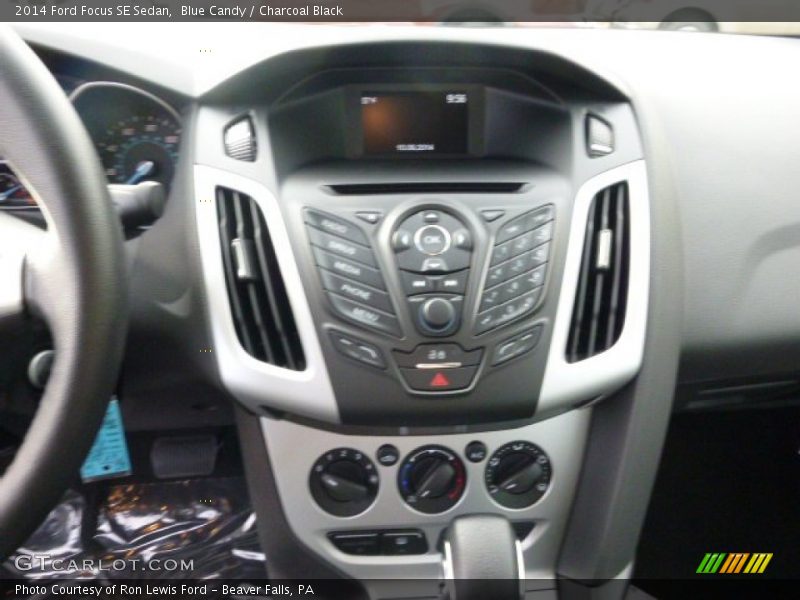 Blue Candy / Charcoal Black 2014 Ford Focus SE Sedan