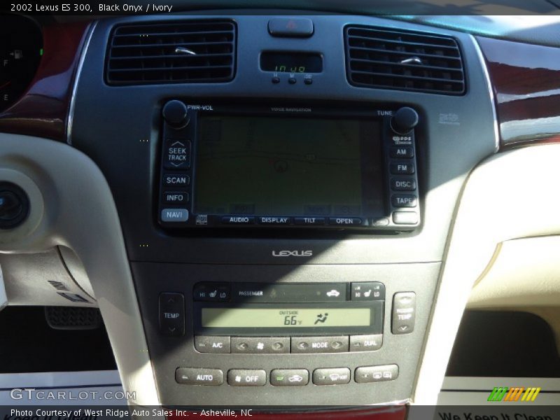 Black Onyx / Ivory 2002 Lexus ES 300
