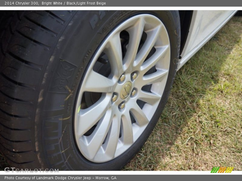 Bright White / Black/Light Frost Beige 2014 Chrysler 300