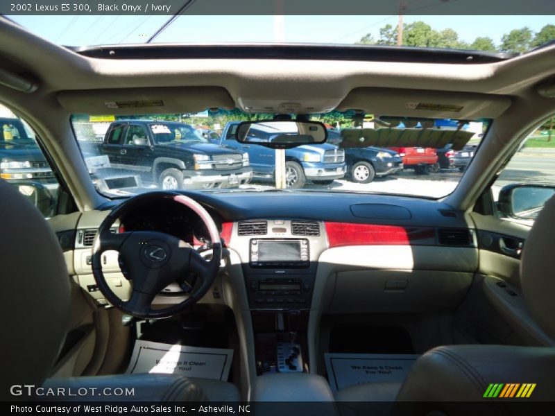 Black Onyx / Ivory 2002 Lexus ES 300