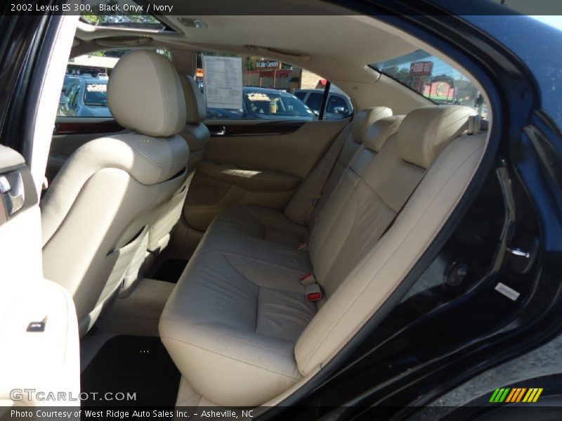 Black Onyx / Ivory 2002 Lexus ES 300