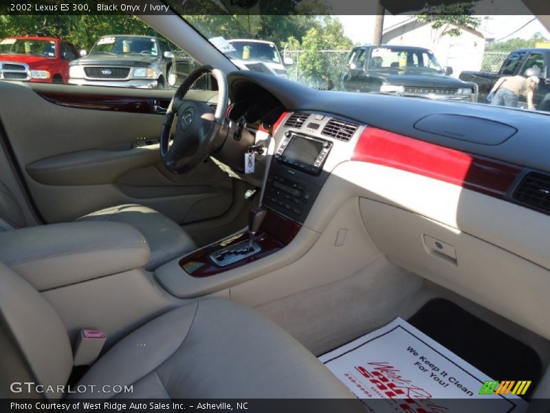 Black Onyx / Ivory 2002 Lexus ES 300