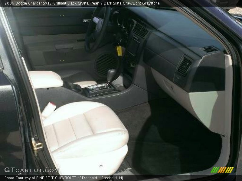 Brilliant Black Crystal Pearl / Dark Slate Gray/Light Graystone 2006 Dodge Charger SXT