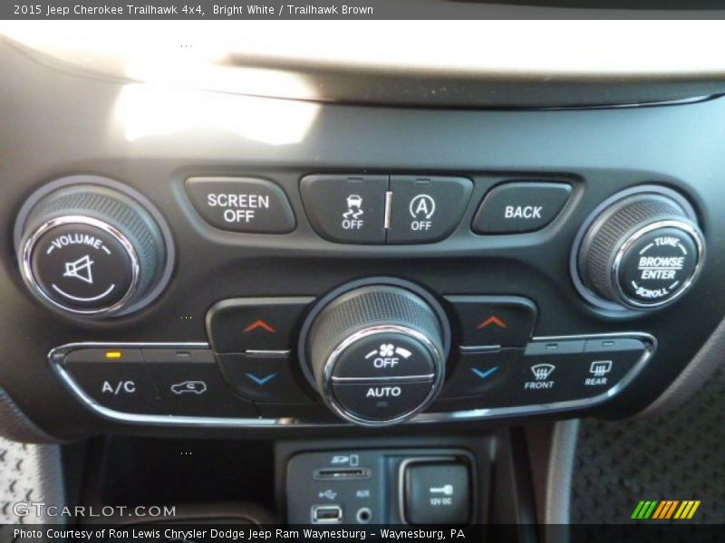 Bright White / Trailhawk Brown 2015 Jeep Cherokee Trailhawk 4x4
