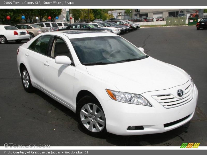 Super White / Bisque 2009 Toyota Camry XLE