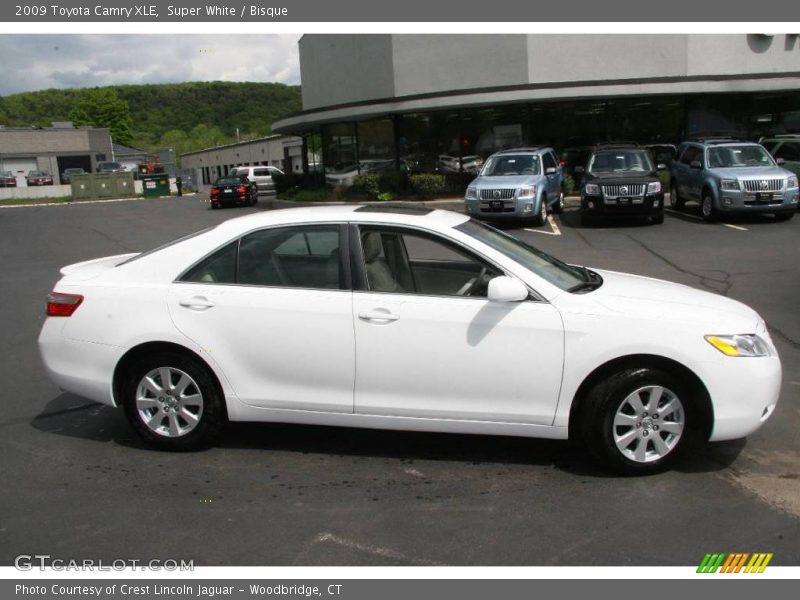 Super White / Bisque 2009 Toyota Camry XLE