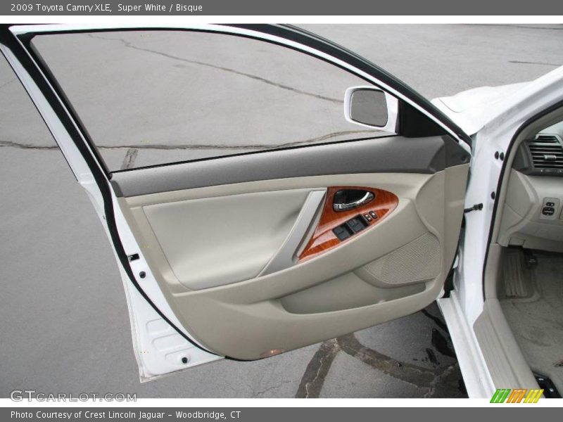 Super White / Bisque 2009 Toyota Camry XLE