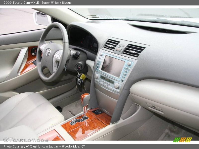 Super White / Bisque 2009 Toyota Camry XLE