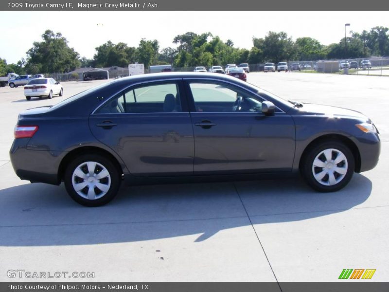 Magnetic Gray Metallic / Ash 2009 Toyota Camry LE