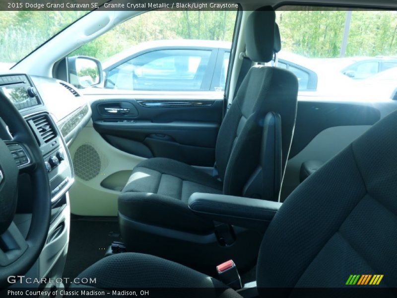 Granite Crystal Metallic / Black/Light Graystone 2015 Dodge Grand Caravan SE