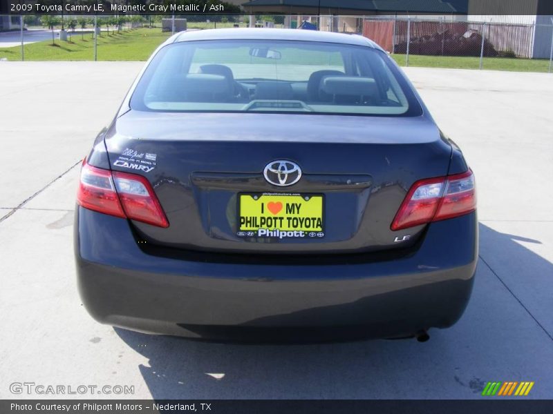 Magnetic Gray Metallic / Ash 2009 Toyota Camry LE