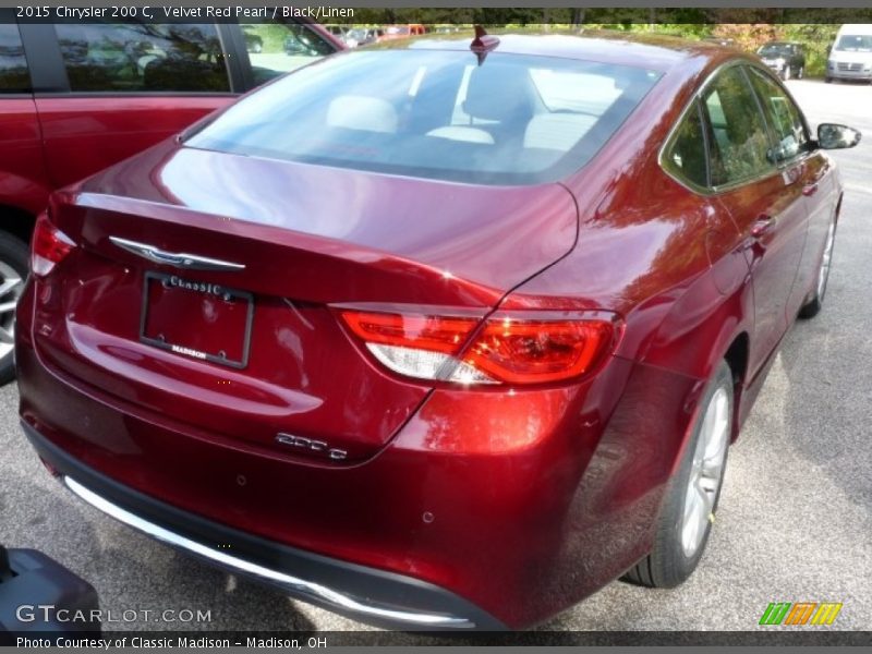Velvet Red Pearl / Black/Linen 2015 Chrysler 200 C