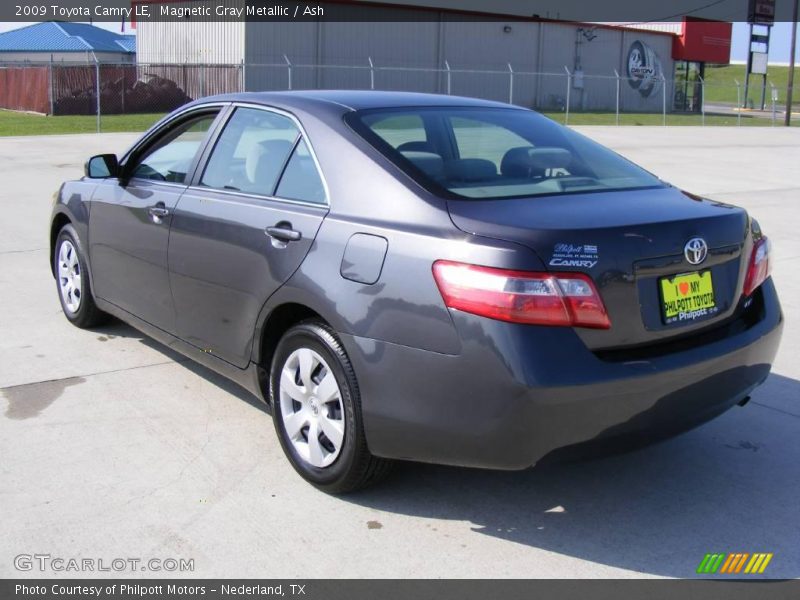 Magnetic Gray Metallic / Ash 2009 Toyota Camry LE