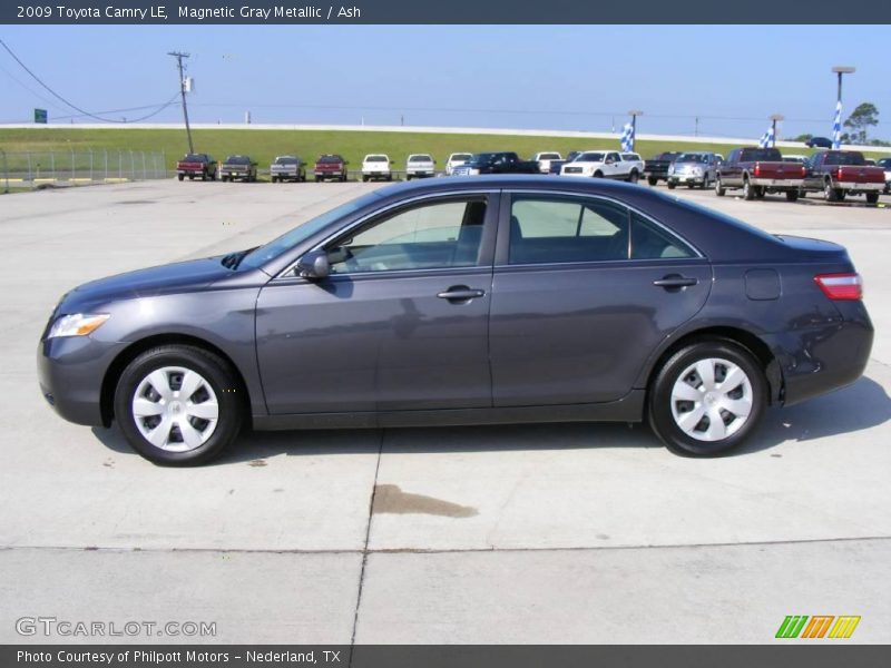 Magnetic Gray Metallic / Ash 2009 Toyota Camry LE