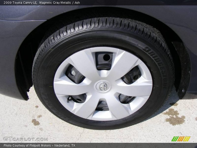Magnetic Gray Metallic / Ash 2009 Toyota Camry LE