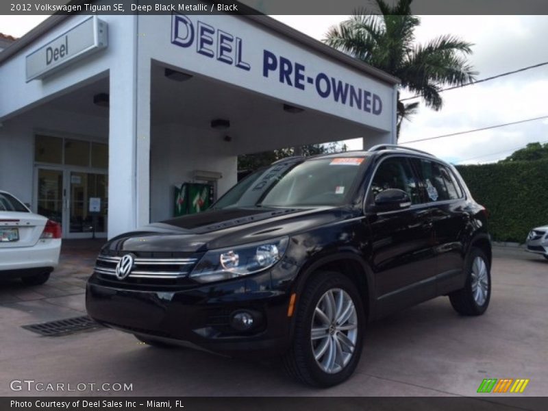 Deep Black Metallic / Black 2012 Volkswagen Tiguan SE