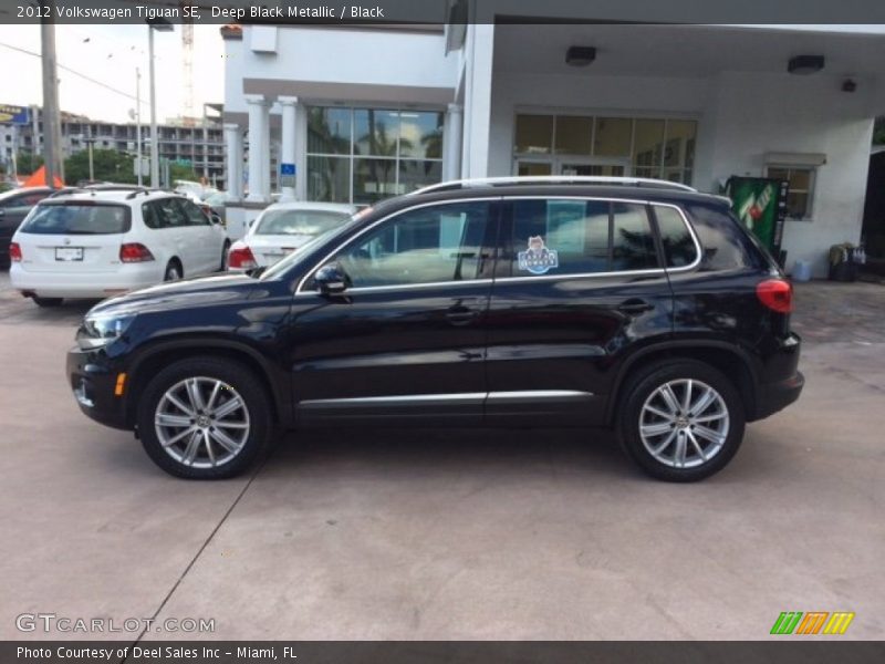 Deep Black Metallic / Black 2012 Volkswagen Tiguan SE