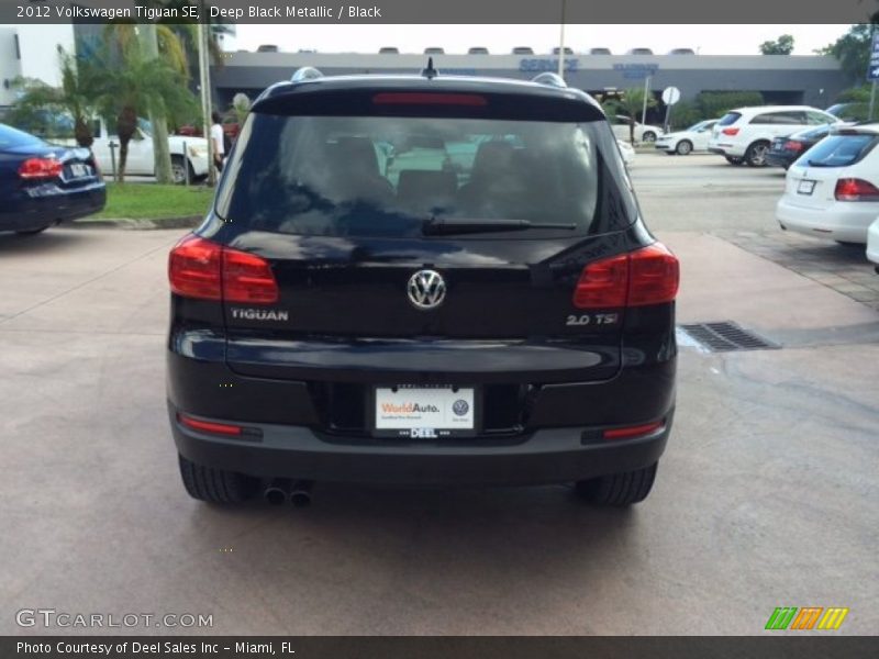 Deep Black Metallic / Black 2012 Volkswagen Tiguan SE