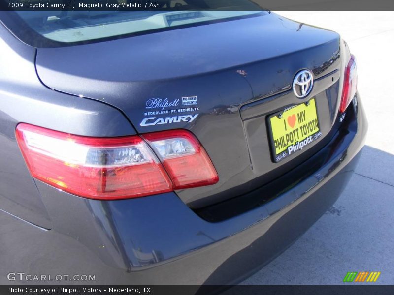 Magnetic Gray Metallic / Ash 2009 Toyota Camry LE