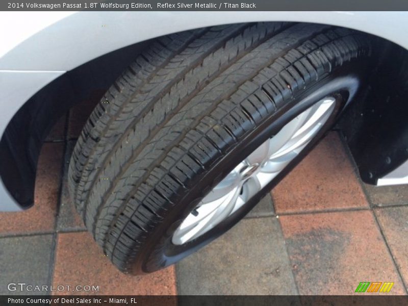 Reflex Silver Metallic / Titan Black 2014 Volkswagen Passat 1.8T Wolfsburg Edition