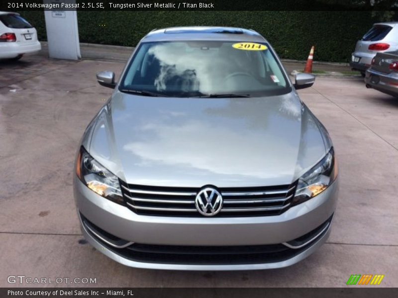 Tungsten Silver Metallic / Titan Black 2014 Volkswagen Passat 2.5L SE