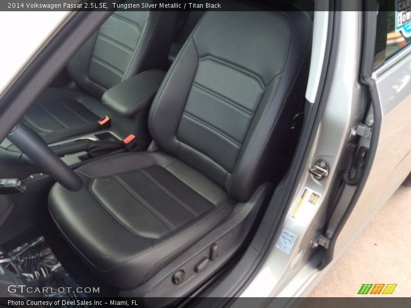 Tungsten Silver Metallic / Titan Black 2014 Volkswagen Passat 2.5L SE