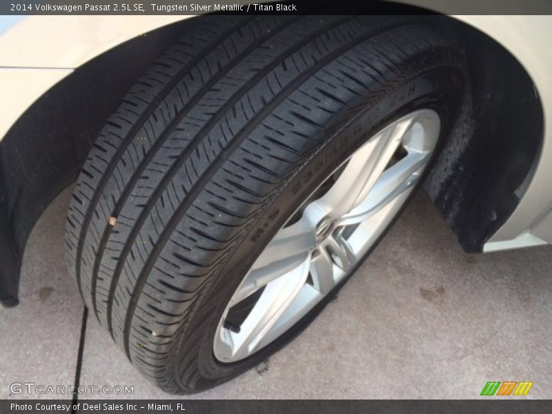 Tungsten Silver Metallic / Titan Black 2014 Volkswagen Passat 2.5L SE
