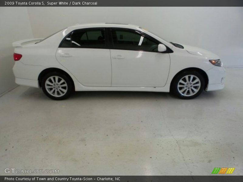 Super White / Dark Charcoal 2009 Toyota Corolla S