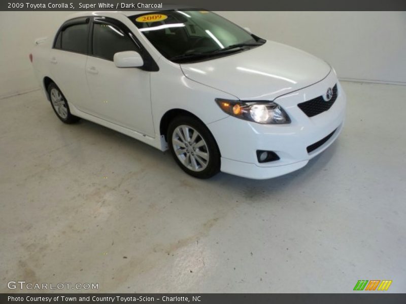 Super White / Dark Charcoal 2009 Toyota Corolla S