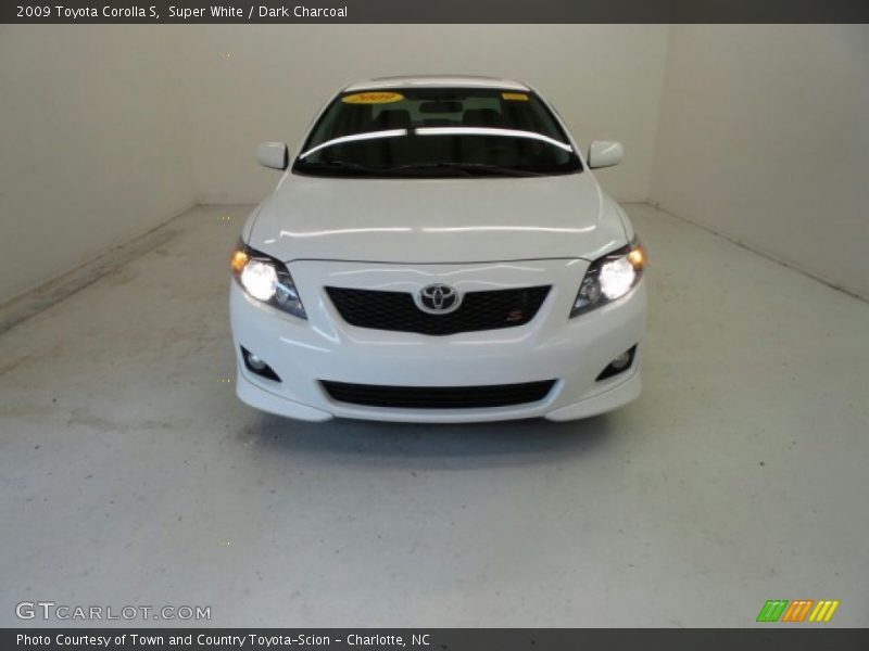 Super White / Dark Charcoal 2009 Toyota Corolla S