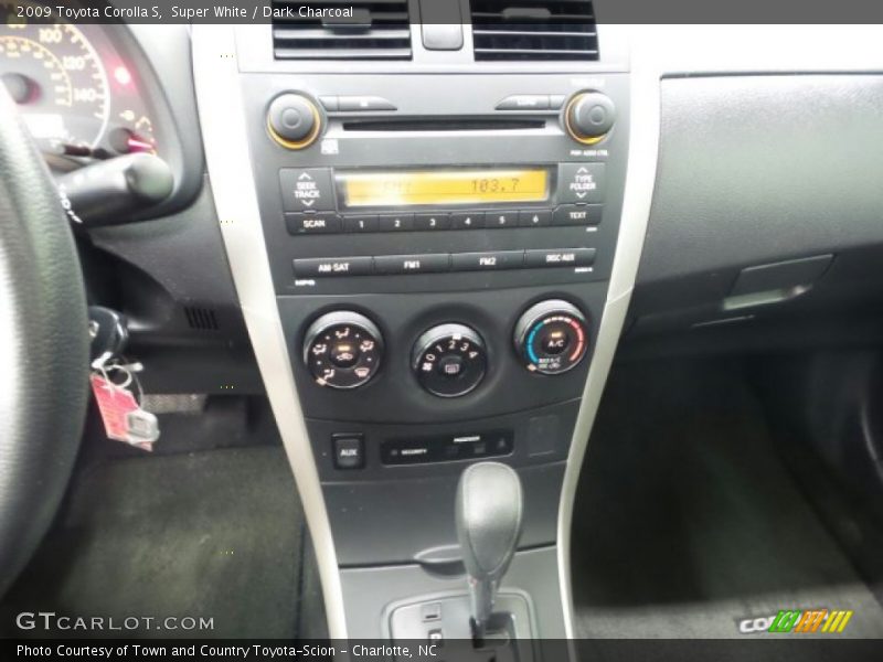 Super White / Dark Charcoal 2009 Toyota Corolla S