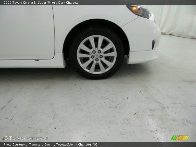 Super White / Dark Charcoal 2009 Toyota Corolla S