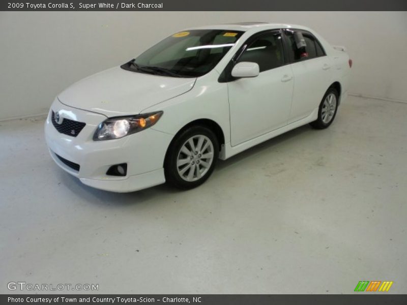 Super White / Dark Charcoal 2009 Toyota Corolla S