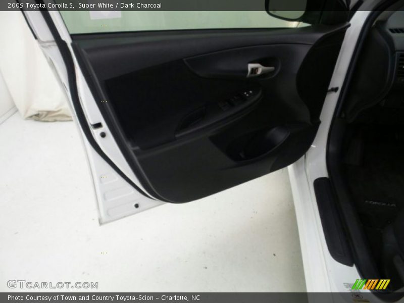 Super White / Dark Charcoal 2009 Toyota Corolla S