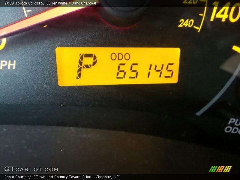 Super White / Dark Charcoal 2009 Toyota Corolla S