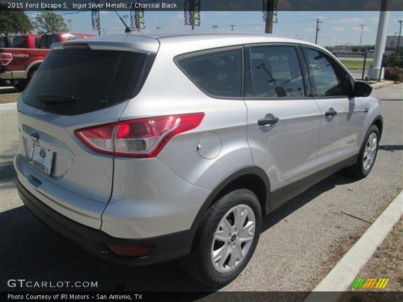 Ingot Silver Metallic / Charcoal Black 2015 Ford Escape S