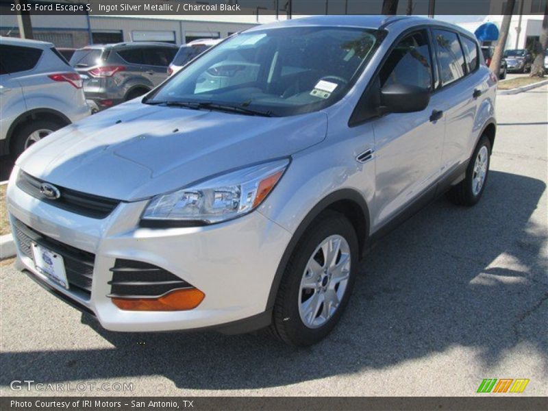 Ingot Silver Metallic / Charcoal Black 2015 Ford Escape S