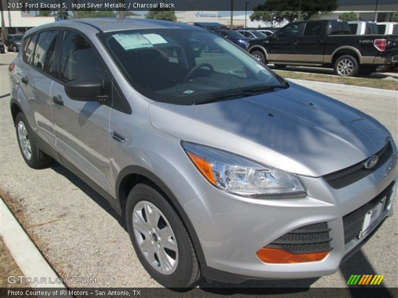 Ingot Silver Metallic / Charcoal Black 2015 Ford Escape S