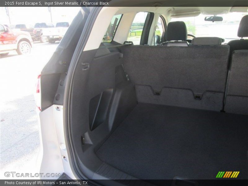 Ingot Silver Metallic / Charcoal Black 2015 Ford Escape S