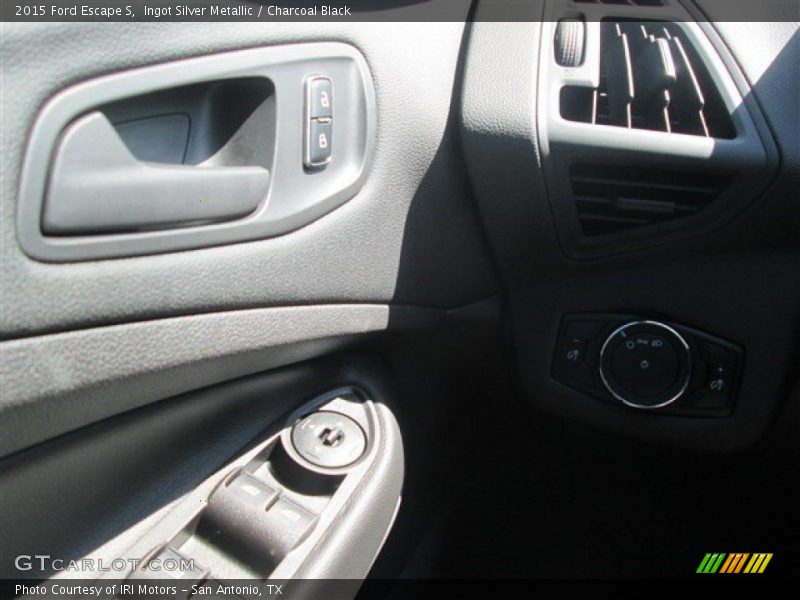 Ingot Silver Metallic / Charcoal Black 2015 Ford Escape S