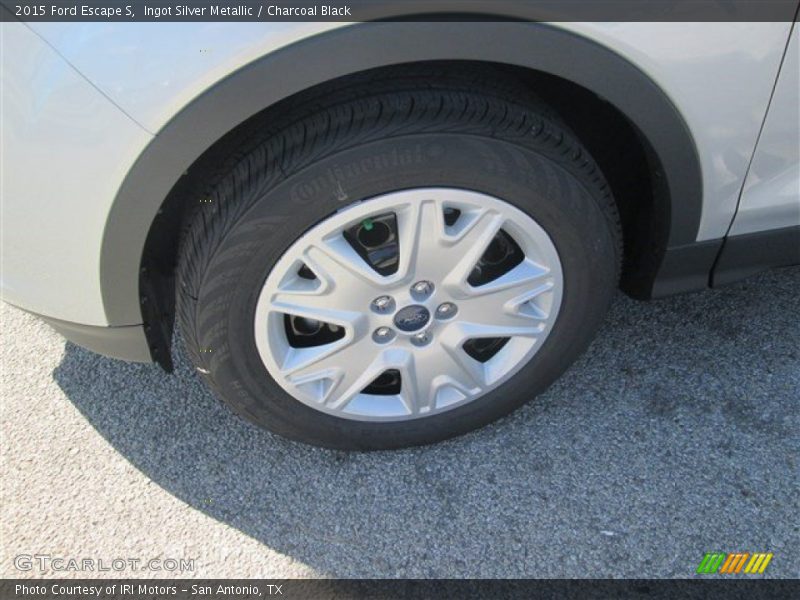 Ingot Silver Metallic / Charcoal Black 2015 Ford Escape S