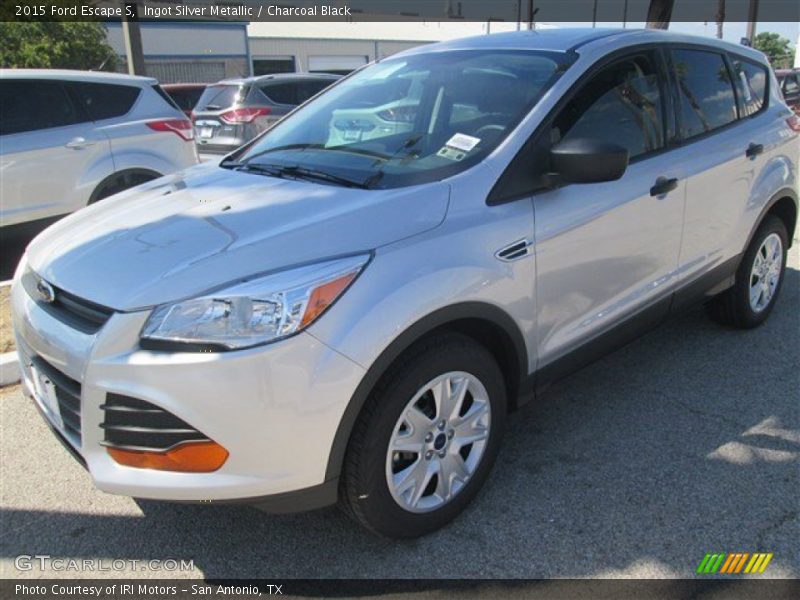 Ingot Silver Metallic / Charcoal Black 2015 Ford Escape S