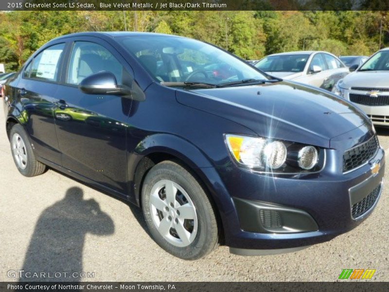 Front 3/4 View of 2015 Sonic LS Sedan