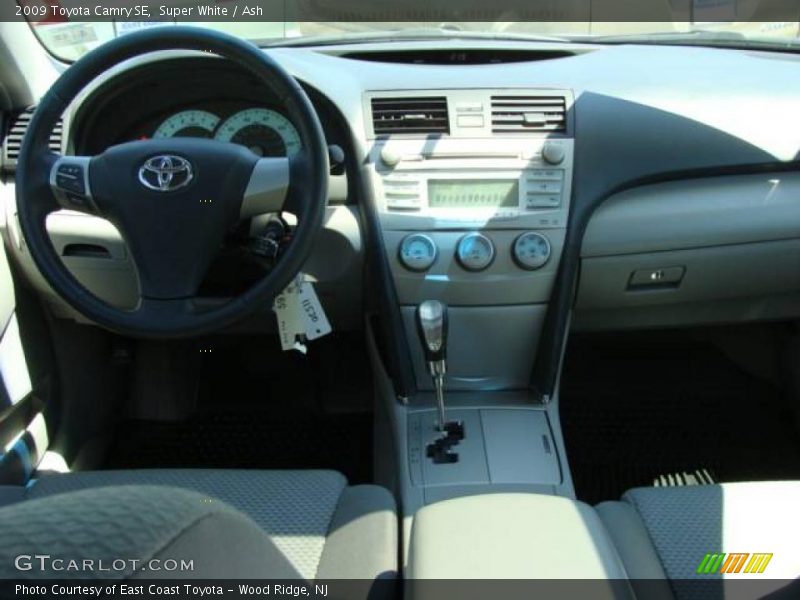 Super White / Ash 2009 Toyota Camry SE
