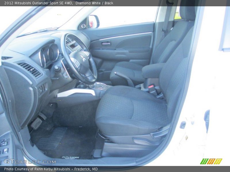 Diamond White / Black 2012 Mitsubishi Outlander Sport SE 4WD