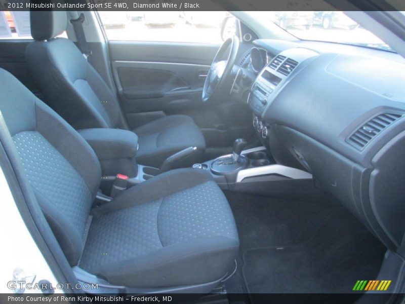 Diamond White / Black 2012 Mitsubishi Outlander Sport SE 4WD